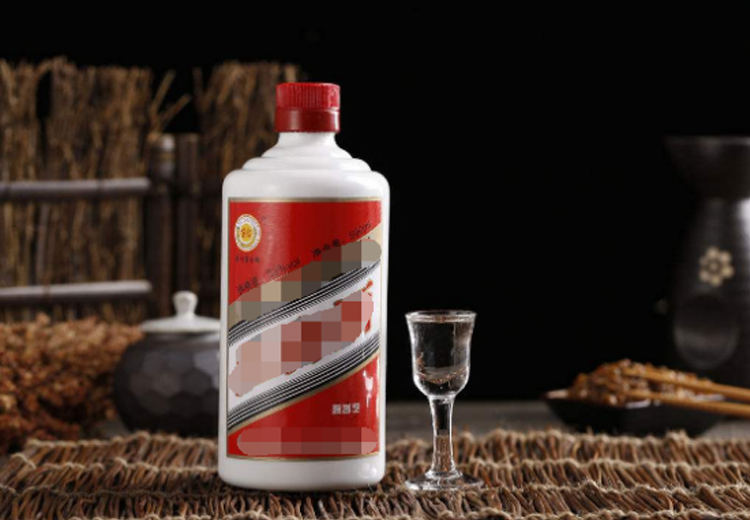 为什么茅台酒玻璃瓶是乳白色的，而不是透明的？大多数人都不知道