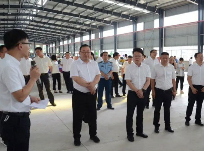 隆昌市副书记任伟一行莅临奇异果体育实业生产基地调研